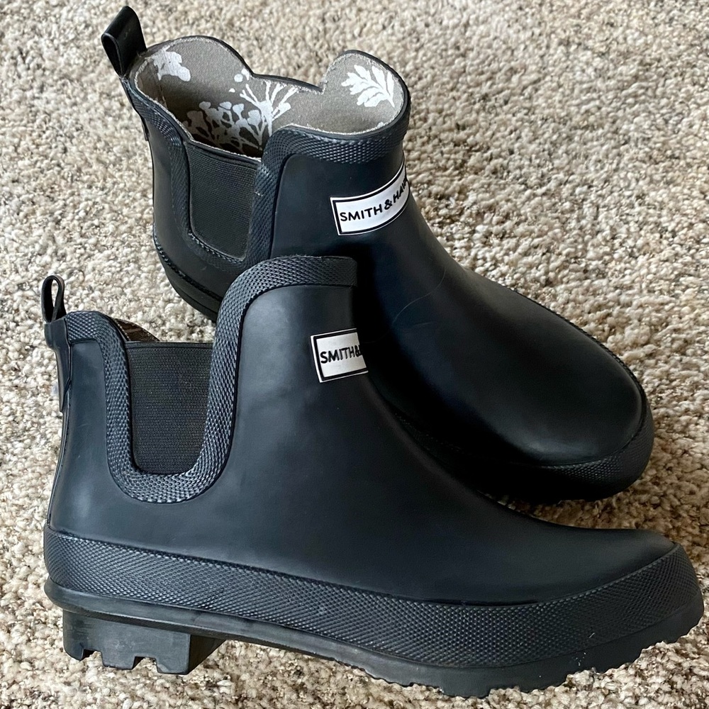Smith and Hawken size 7 women’s rain boot